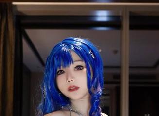 Kitkat Cosplay美咲又一次让人意犹未尽，最新美图将那些小细节展现得恰到好处。